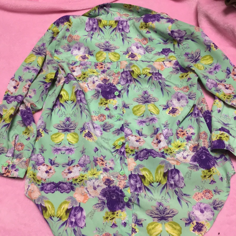 Spring Top - Picture 5 of 5